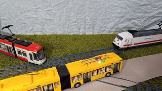 Dickie Toys City Liner Tram ディッキートイズ シティライナートラム Articulated Trolleybus City Train Nahverkehrszug