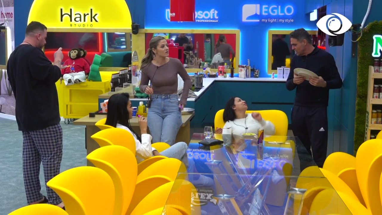 Je aktor i paparë/ Mikela-Luizit