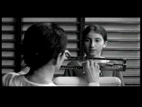 Alice ou la vie en noir et blanc de Sophie Schoukens  (Vidéo Femmes)