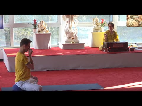 Live Yogastunde Mittelstufenstunde mit Vani Devi - 16:15 Uhr 24.03.2020