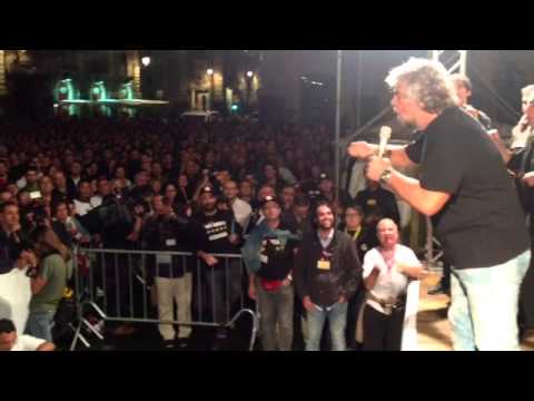 Grillo fa urlare la piazza di Catania