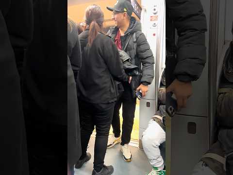 ⛔️Waist Bags Are Not Safe #Pickpockets #Rome #Shorts