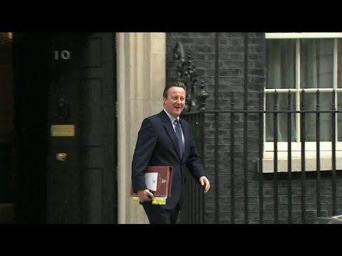 David Cameron bids farewell to 10 Downing Street