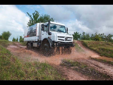 MERCEDES-BENZ / Unimog spegne 70 candeline