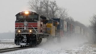 preview picture of video 'UP 1996 & UP 8034 lead NS 224!!!!! (03-01-2013)'