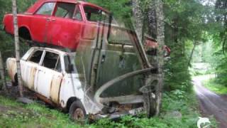 preview picture of video 'Classic wrecks in carcemetery'