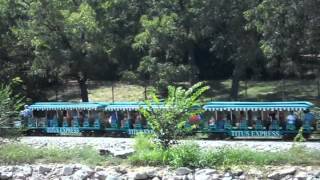 preview picture of video 'Zoo Train Ride in Springfield, Missouri at the Dickerson Park Zoo.'