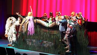 The Muppets Take the O2 - 10 - The Rainbow Connection and The Magic Store