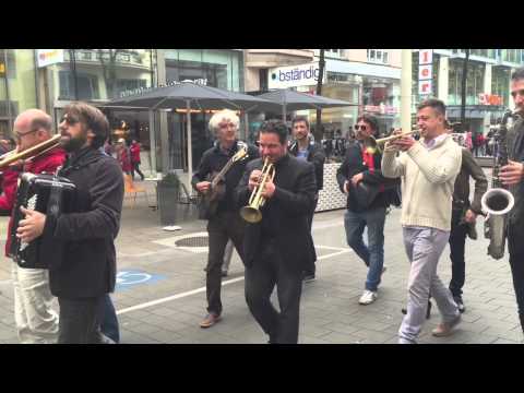 Caravan - Wladigeroff Brothers Brass Connection