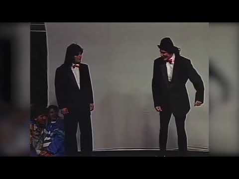 El Flaco y El Indio Las Gallina