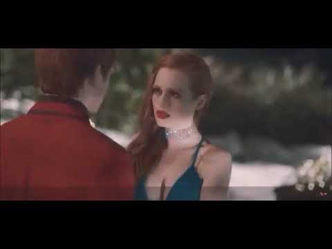 Archie and Cheryl kiss 💋