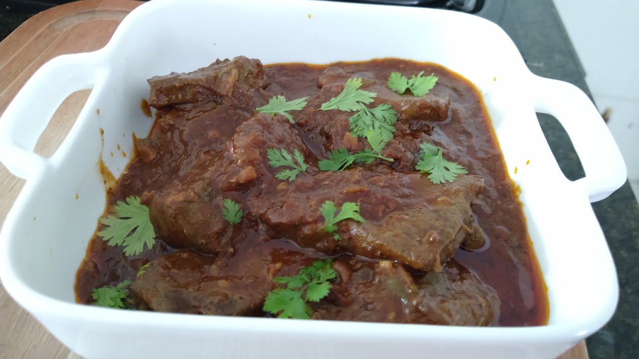 Fígado ao molho cozido na pressão muito delicioso