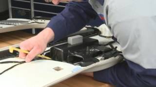 Customer Satisfaction Program 13B02 - OVERHEAD CONSOLE Removal