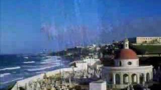 Spooning Good Singing Gum