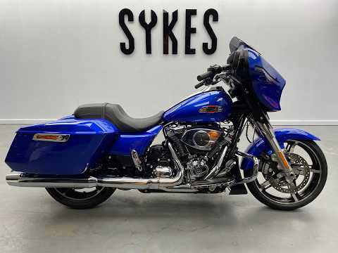 2025 Harley-Davidson FLHX Street Glide 117 in Blue Burst and Chrome Trim