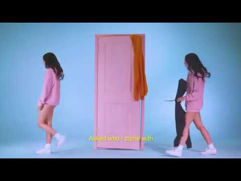 download lagu mp3 mp4 Lee And Me Sweater, download lagu Lee And Me Sweater gratis, unduh video klip Lee And Me Sweater