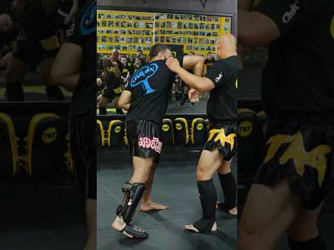 Bashir Ahmad’s Sneaky Looping Elbow 👀🥊 #Shorts