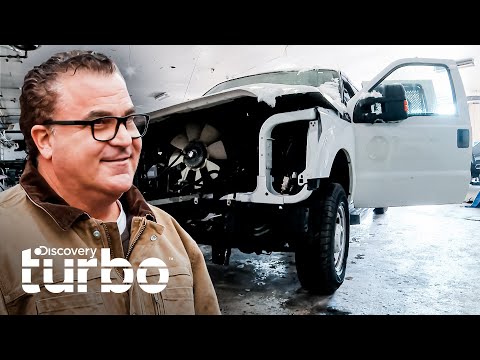 De camioneta de policía a un auto de caza | Chatarra de oro | Discovery Turbo