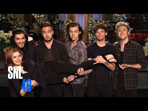 SNL Host Amy Adams Meets One Direction Under The Mistletoe