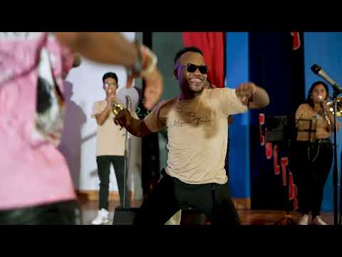 La Maquina Timbera - La Preferencia ( Timba En El Teatro)