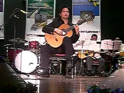 Class.Guitarist Florante Aguilar plays Mike Velarde's 