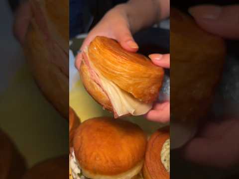 The HAM & CHEESE CROISSANT from Unregular Bakery in NYC is life changing. 🥐🔥🤤
