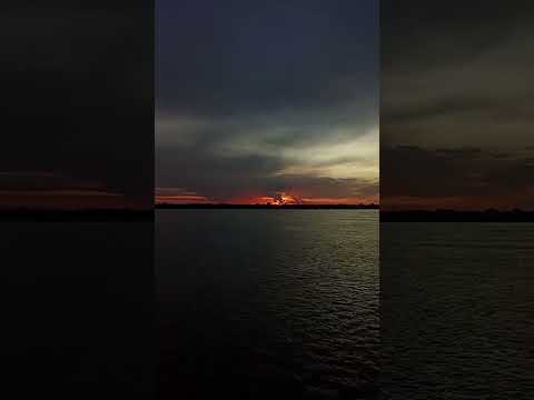esto es un amanecer en Rio Amazonas