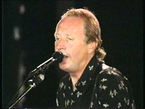 Nationalteatern - Vi fortsätter spela rock & roll men vi håller på att dö