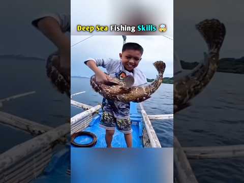 12 years boy coughting Fish in deep sea 🤯#shorts