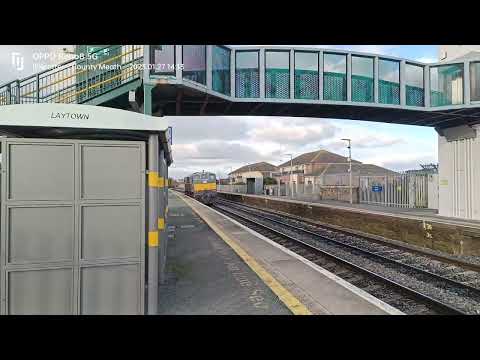 IÉ 071 Class (084) passing Laytown light engine