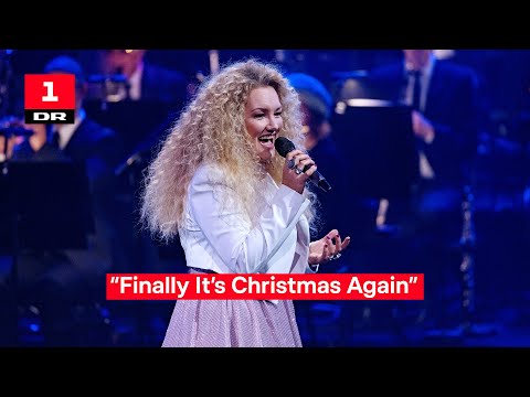 Christina Undhjem - Finally It’s Christmas Again (LIVE) | DR's store Juleshow | DR1