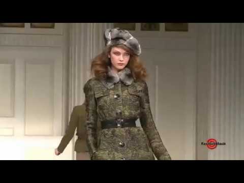 Oscar De La Renta - NY Fashion Week Fall Winter 2010 Couture Runway Show with Top Models