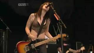 The Distillers - The Hunger [ Live @ Reading]