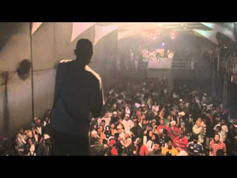 Mc Poneis - Operação de Guerra - Batucão