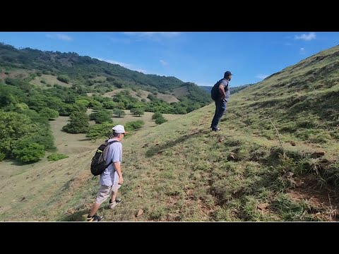Bueno yegamos alo mas alto del cerro talchinol vean como se divisa nuevo eden de san juan desde ai