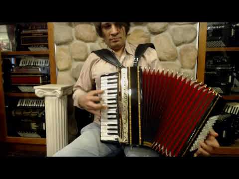 5004 - Like New Black Gold Beltuna Tyrolean III Piano Accordion LMM 30 72 $3499