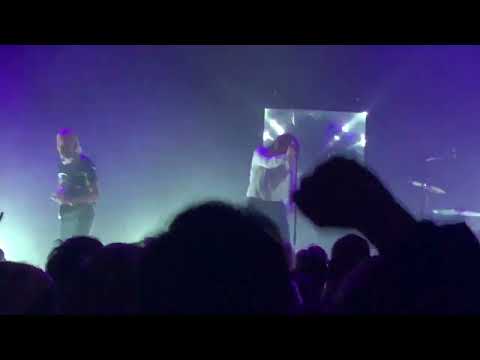 Hugorm - Charles - Den Grå Hal