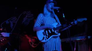 Amber Arcades - Fading lines / Right now - Live Paris 2016