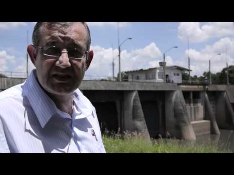 Paulo Ponti da EMAE explica o processo de reversão do Rio Pinheiros