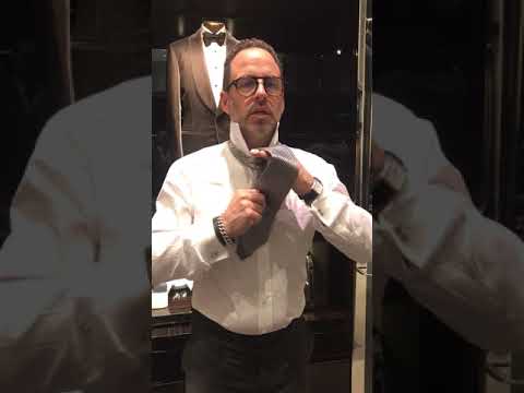Tom Ford: How to tie a tie with Jason Peterson
