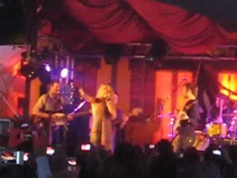 Yes Sir Boss feat. Joss Stone