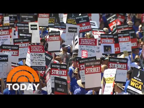 Contract talks over Hollywood's writers' strike set to resume