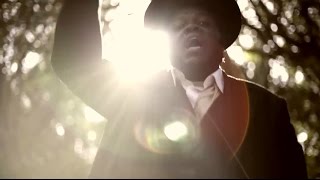 ניסים בלאק – זמן חירותנו (הקליפ הרשמי) - התמונה מוצגת ישירות מתוך אתר האינטרנט יוטיוב. זכויות היוצרים בתמונה שייכות ליוצרה. קישור קרדיט למקור התוכן נמצא בתוך דף הסרטון