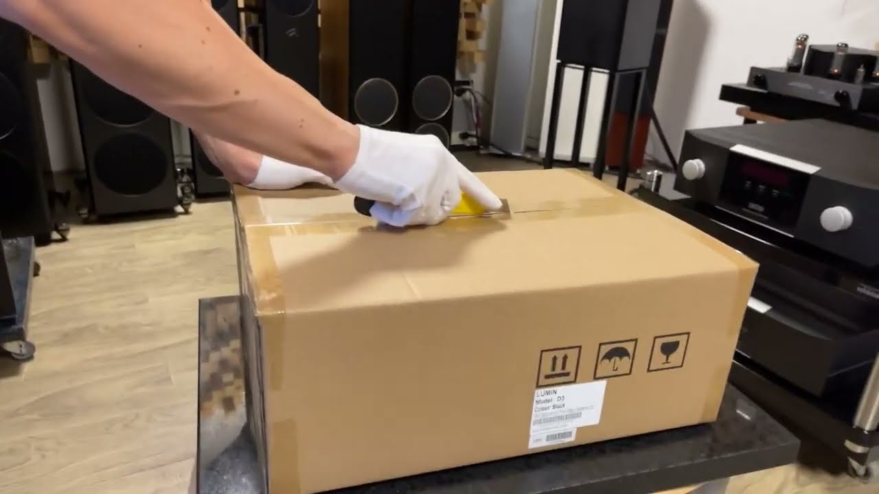 The brand new, completly redesigned D3 from LUMIN  unpacking and first notes