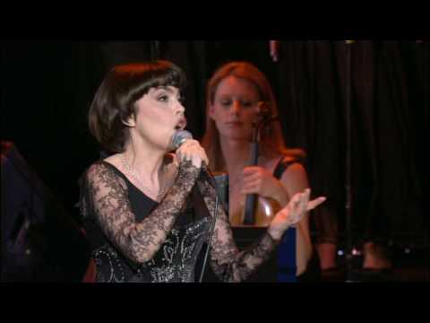 Pardonne-moi ce caprice d'enfant - Mireille Mathieu (A L'Olympia, November 24-th 2005)