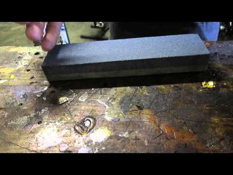 How to sharpen a knife using an oilstone