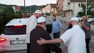 لحظات وداع الأخوة لفضيلة الشيخ مشهور بن حسن آل سلمان حفظه الله في رحلة كوسوفا image