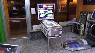 Playing Williams' 1976 SPACE MISSION Pinball Machine - Nice Shape with LED's