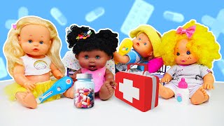 The baby dolls have a runny nose! The baby doll is ill. Pretend to play doctor for toys.