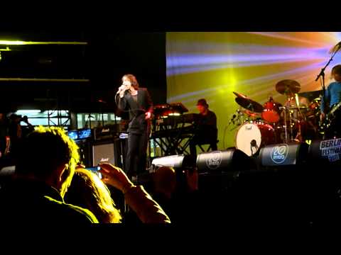 Primal Scream - Movin' On Up - Berlin Festival 2011